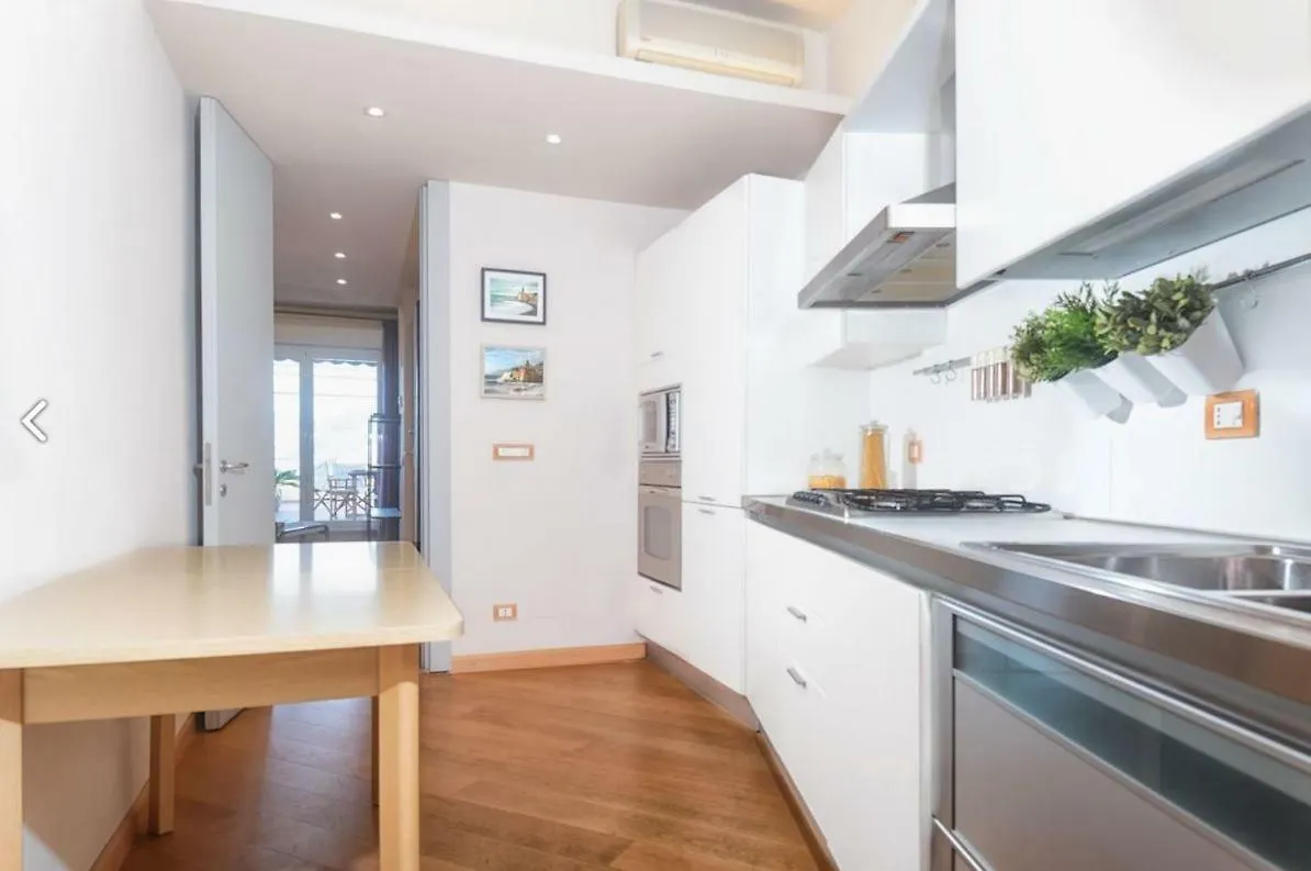 Casa Sophie- Big Terrace Sea View & Private Parking Apartment Camogli